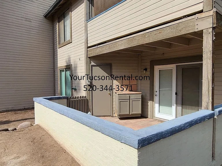 1664 W Park Wood Ln — Photo 3