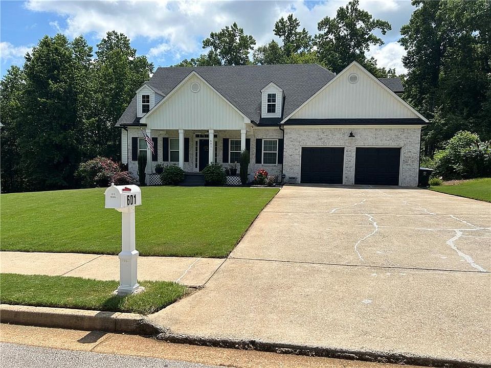1st image of 601 Birchwood Dr
