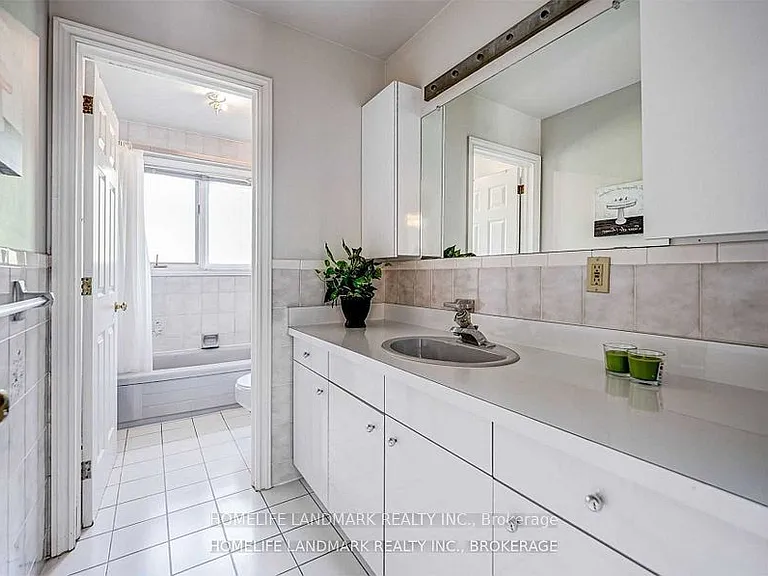 44 Frontenac Ave — Photo 31