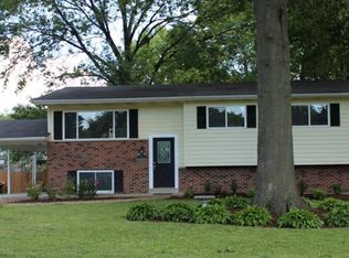 11822 Flushing Dr, Maryland Heights, MO 63043