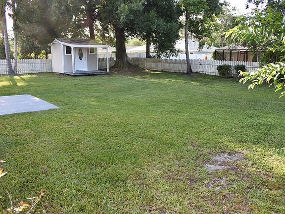 3rd image of 111 Wood Haven Dr