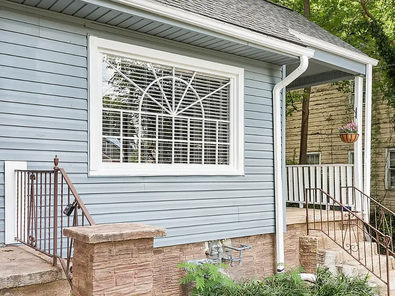 1268 Eastland Rd SE #A — Photo 3