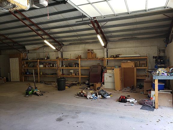 3rd image of 840 Jenkins Dr