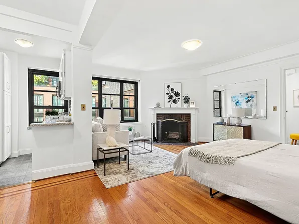 235 E 22nd St APT 15U, New York, NY 10010