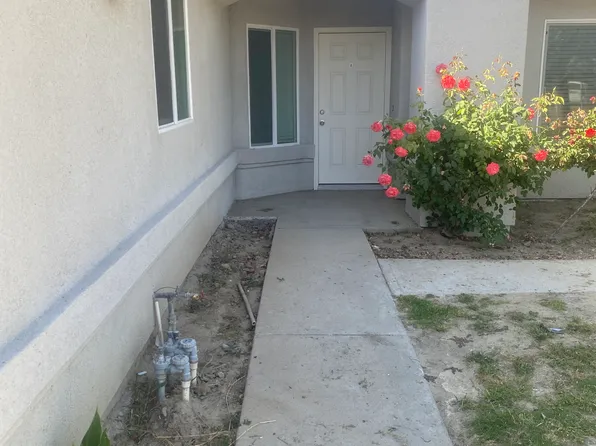 1177 Eva Donna St, Parlier, CA 93648
