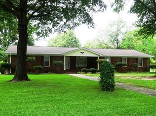 105 Coventry Dr, Greenwood, SC 29649