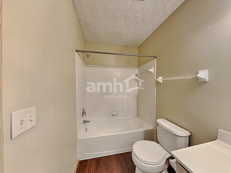 5563 Crenton Dr — Photo 18