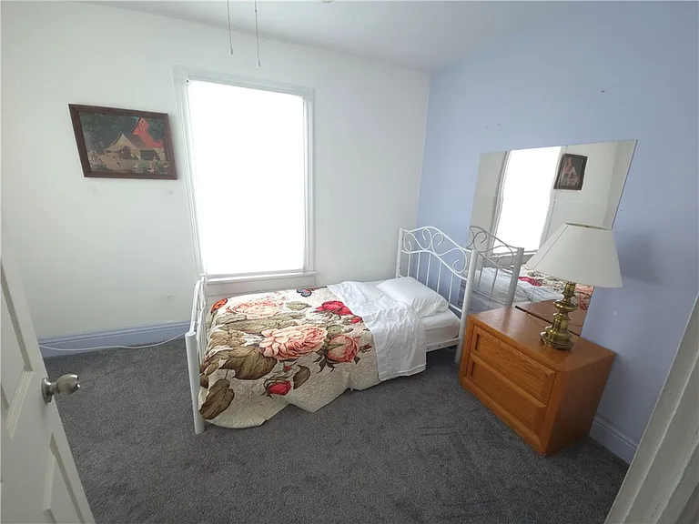 30 Flanders St — Photo 17
