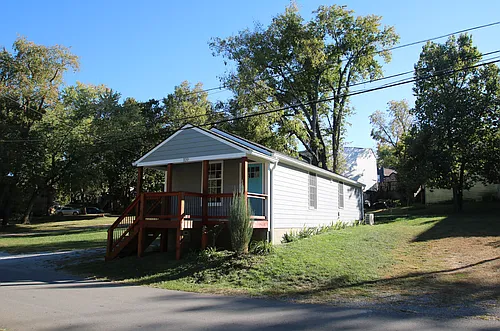 109 Martin St Photo 1
