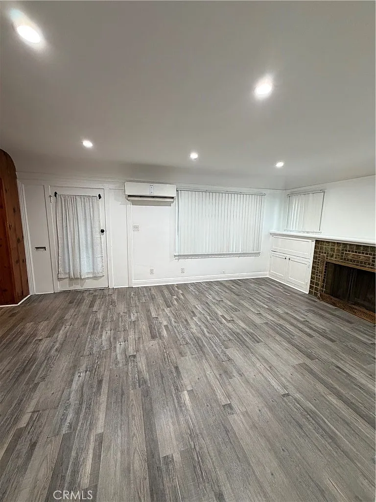 2 bed, 3.5 bath, 936 sqft, $2,950 — Photo 2