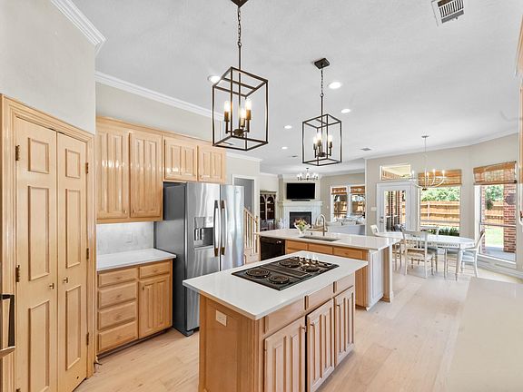 4th image of 703 Lakehurst Ct