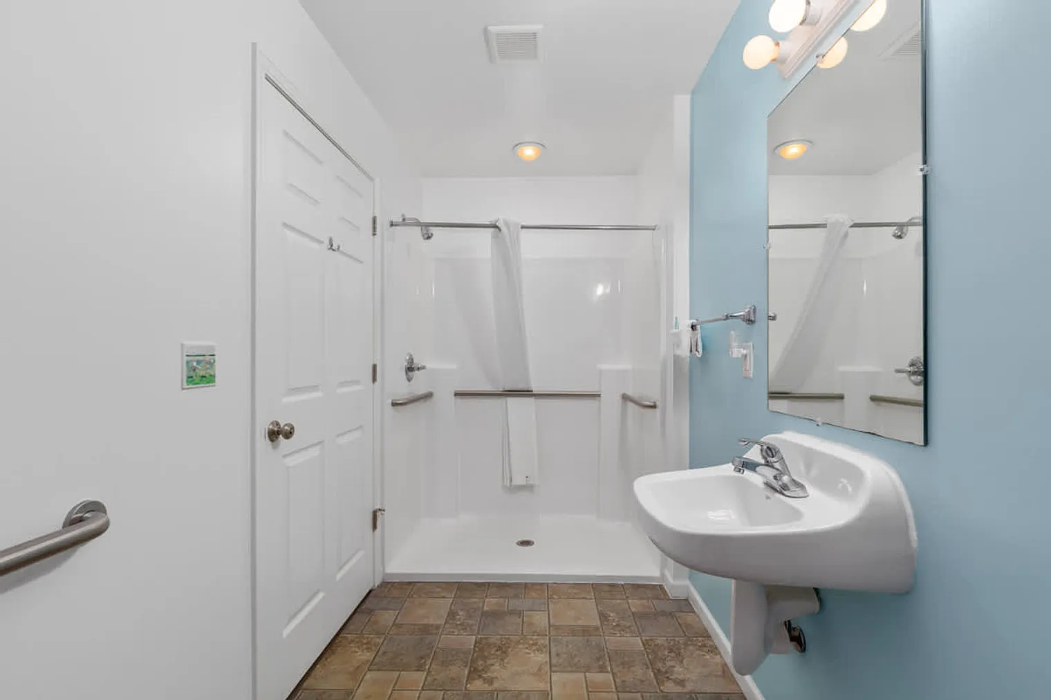 Studio, 1.0 bath, $1,161 — Photo 4
