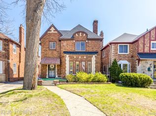 18062 Woodingham Dr, Detroit, MI 48221