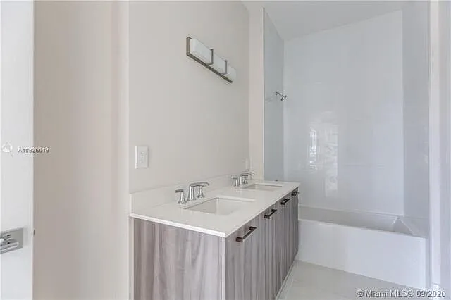 682 NE 43rd St — Photo 20