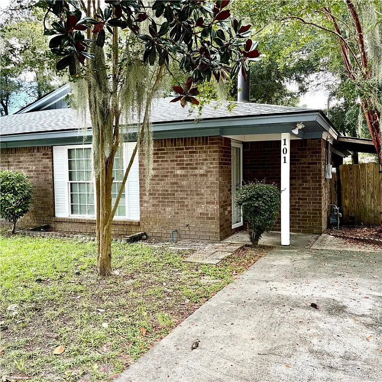 3 bed, 2.0 bath, 1151 sqft, $1,995 — Photo 1