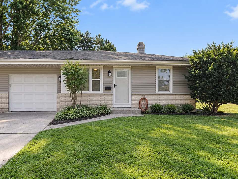 621 Hiawatha Dr