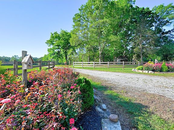 2nd image of 833 Duncan Creek Church Rd