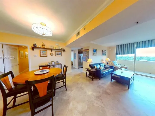 2425 SW 27th Ave APT 701, Miami, FL 33143