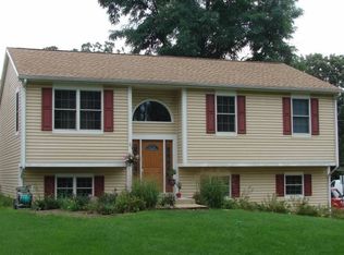 7406 Hiawatha Dr, Wonder Lake, IL 60097