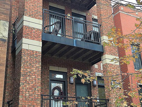 2nd image of 2322 N Greenview Ave #2