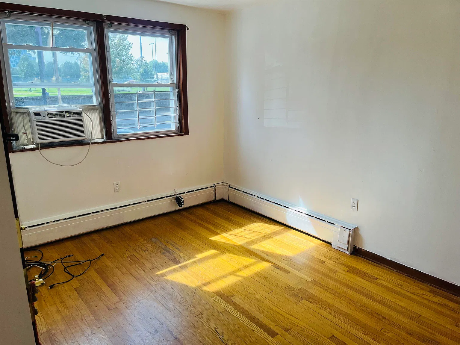 2 bed, 1.0 bath, 1000 sqft, $2,500 — Photo 3
