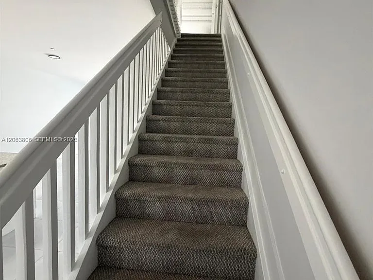 381 E 50th St #5 — Photo 9