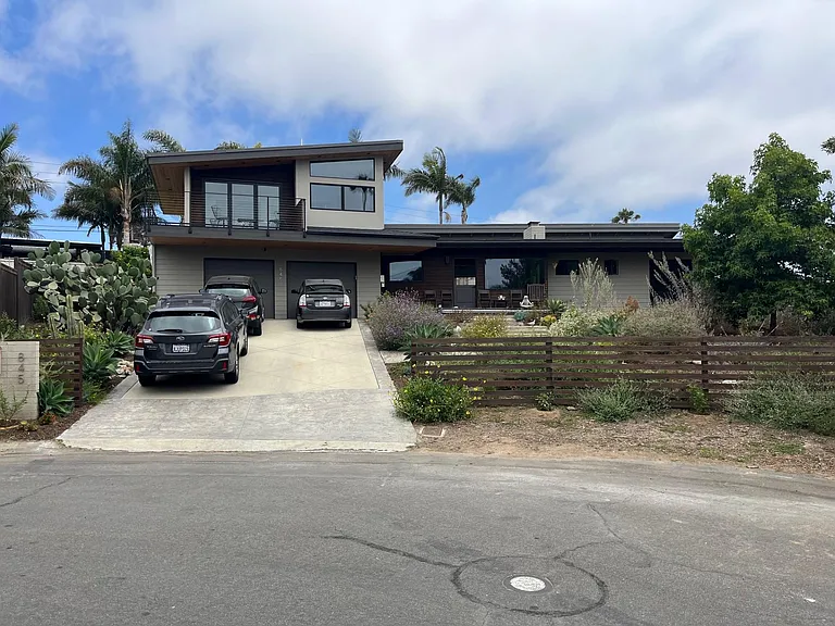 847 Ocean Crest Rd — Photo 1