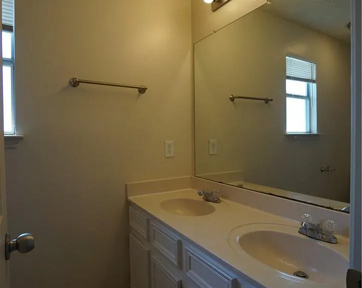 112 Creekside Dr — Photo 5