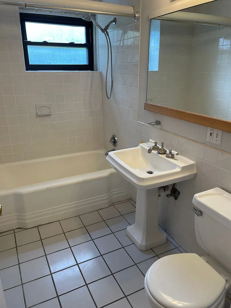 Building Photo - 77 Pleasant St #1B