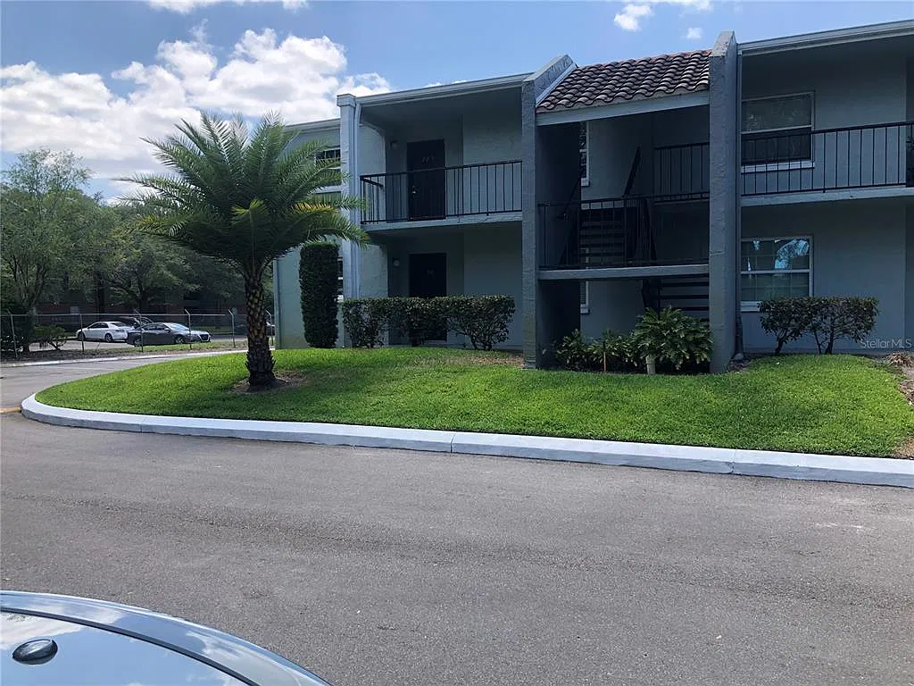 2 bed, 2.0 bath, 1026 sqft, $1,450 — Photo 1