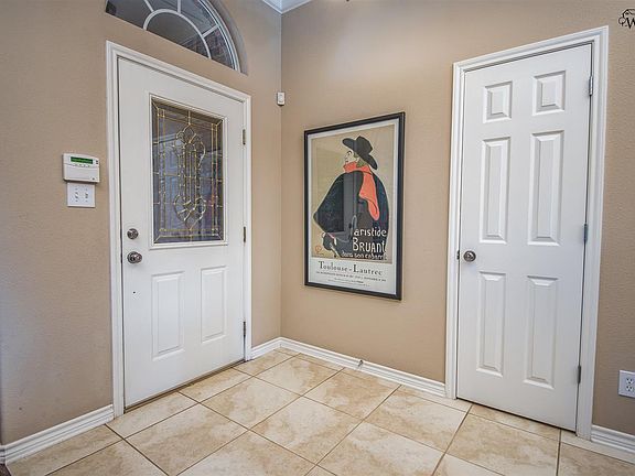 3rd image of 7 Candlewood Ct
