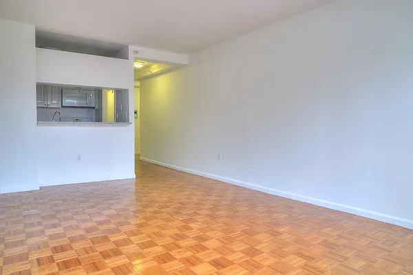 Rented by Addison Property Group | media 8