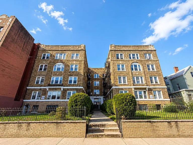 220 Roseville Ave #306 — Photo 6