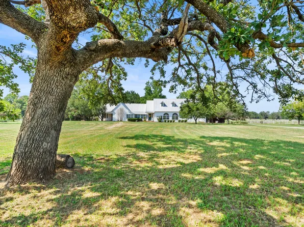 1305 Big Valley Cir, Lipan, TX 76462
