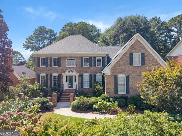 837 Guinevere Way, Lilburn, GA 30047