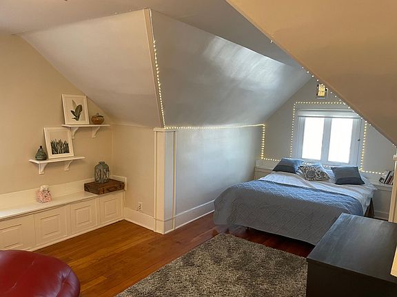 5th image of 340 E Oak St APT 3