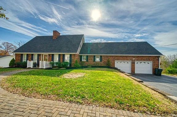 2nd image of 102 Bayberry Ct