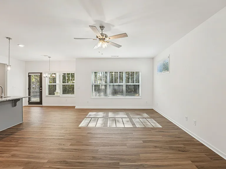 Quinn Residences at Dorchester Place — Photo 93