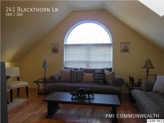 241 Blackthorn Ln — Photo 9
