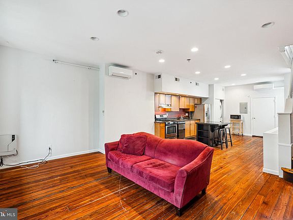 5th image of 2030 Frankford Ave