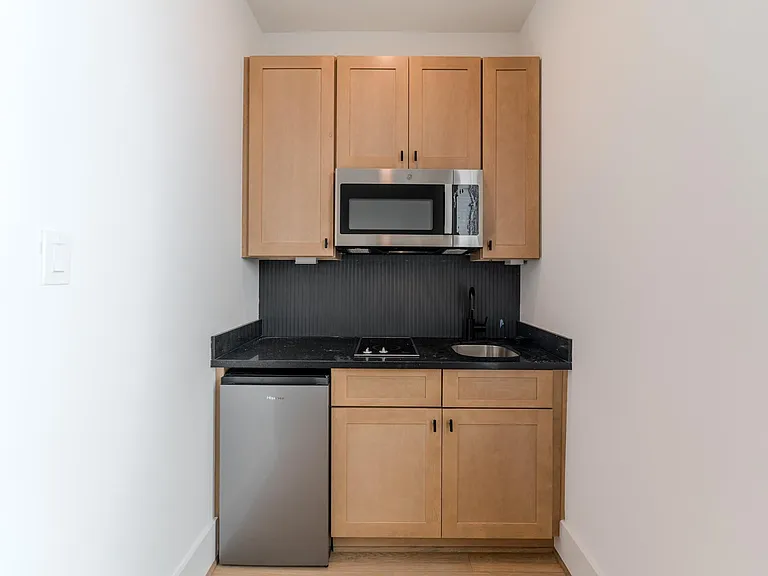 7605 Victory Reserve St — Photo 23