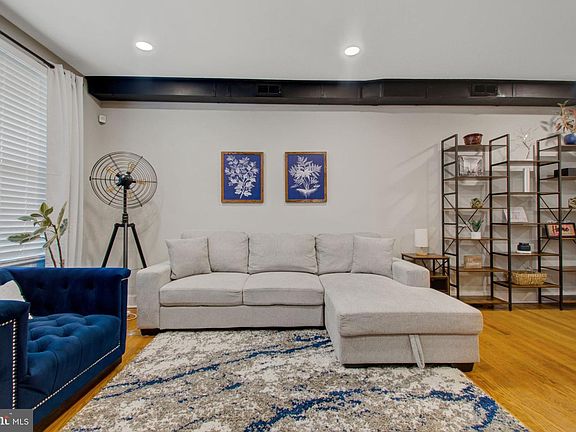 5th image of 310 Elrino St