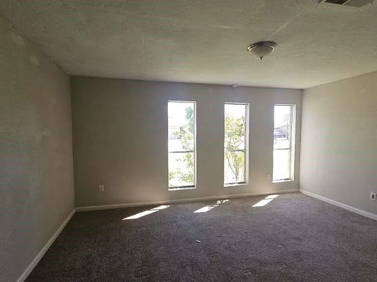 8607 Sherrywood Dr — Photo 9