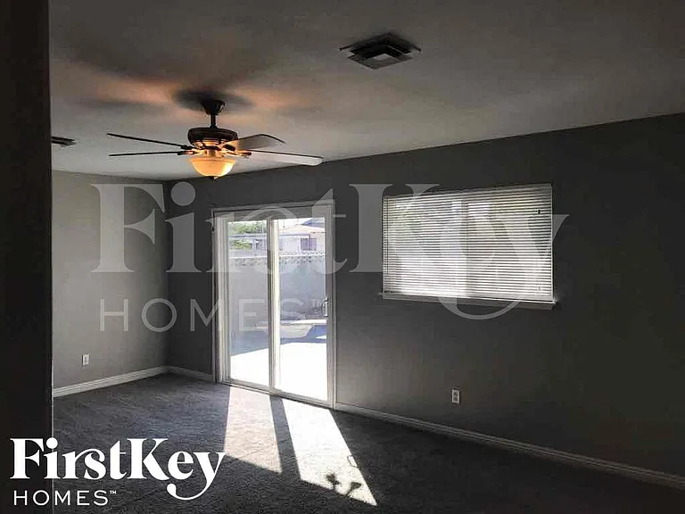 4843 Fairfax Ave — Photo 12