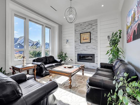 2nd image of 15949 39a Ave