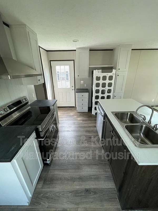 3 bed, 2.0 bath, 1200 sqft, $1,200 — Photo 4