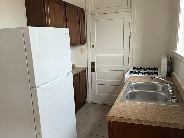 1639 W 83rd St #308 — Photo 3