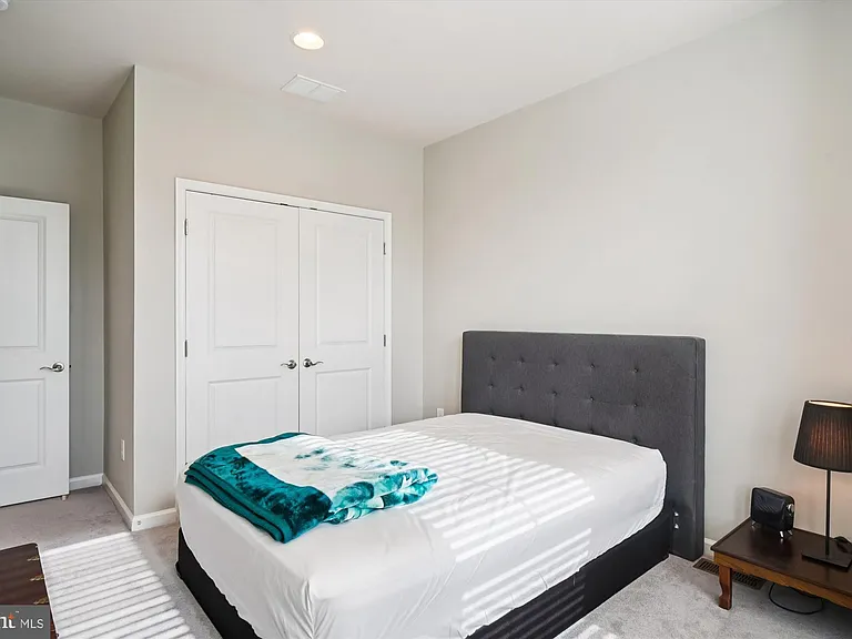 6947 Country Club Ter — Photo 30