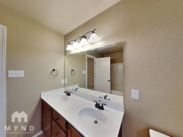 154 Harvick Cir — Photo 10