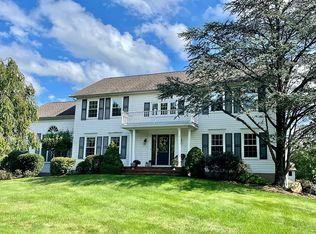 10 Cambridge Dr, Long Valley, NJ 07853